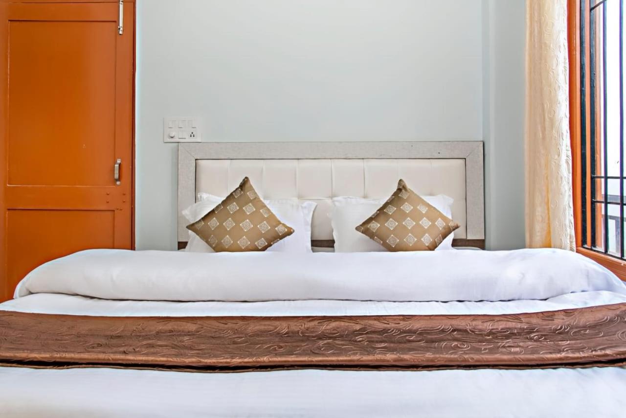 Mountain Mist Inn I Serviced Apt I Open Air Lawn & Rooftop I Bonfire I By Exotic Stays Kasauli Eksteriør bilde