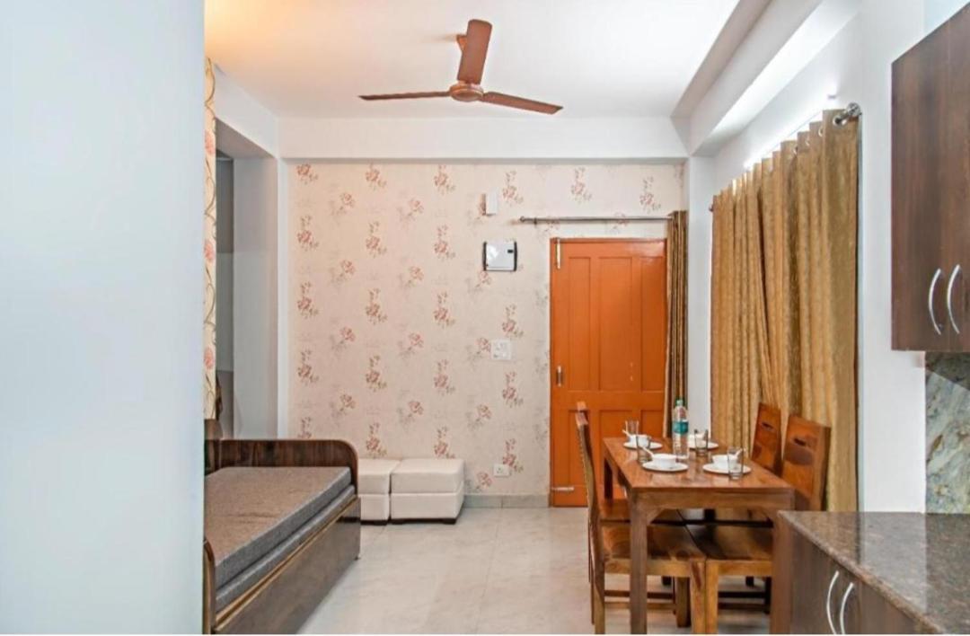 Mountain Mist Inn I Serviced Apt I Open Air Lawn & Rooftop I Bonfire I By Exotic Stays Kasauli Eksteriør bilde
